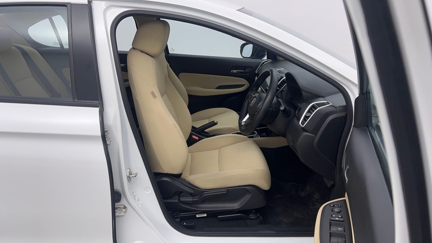 Used 2023 Honda City V Petrol CVT Petrol Automatic interior RIGHT SIDE FRONT DOOR CABIN VIEW