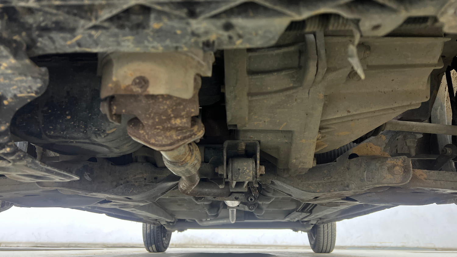 Used 2012 Hyundai i10 Era 1.1 iRDE2 Petrol Manual extra FRONT LEFT UNDERBODY VIEW