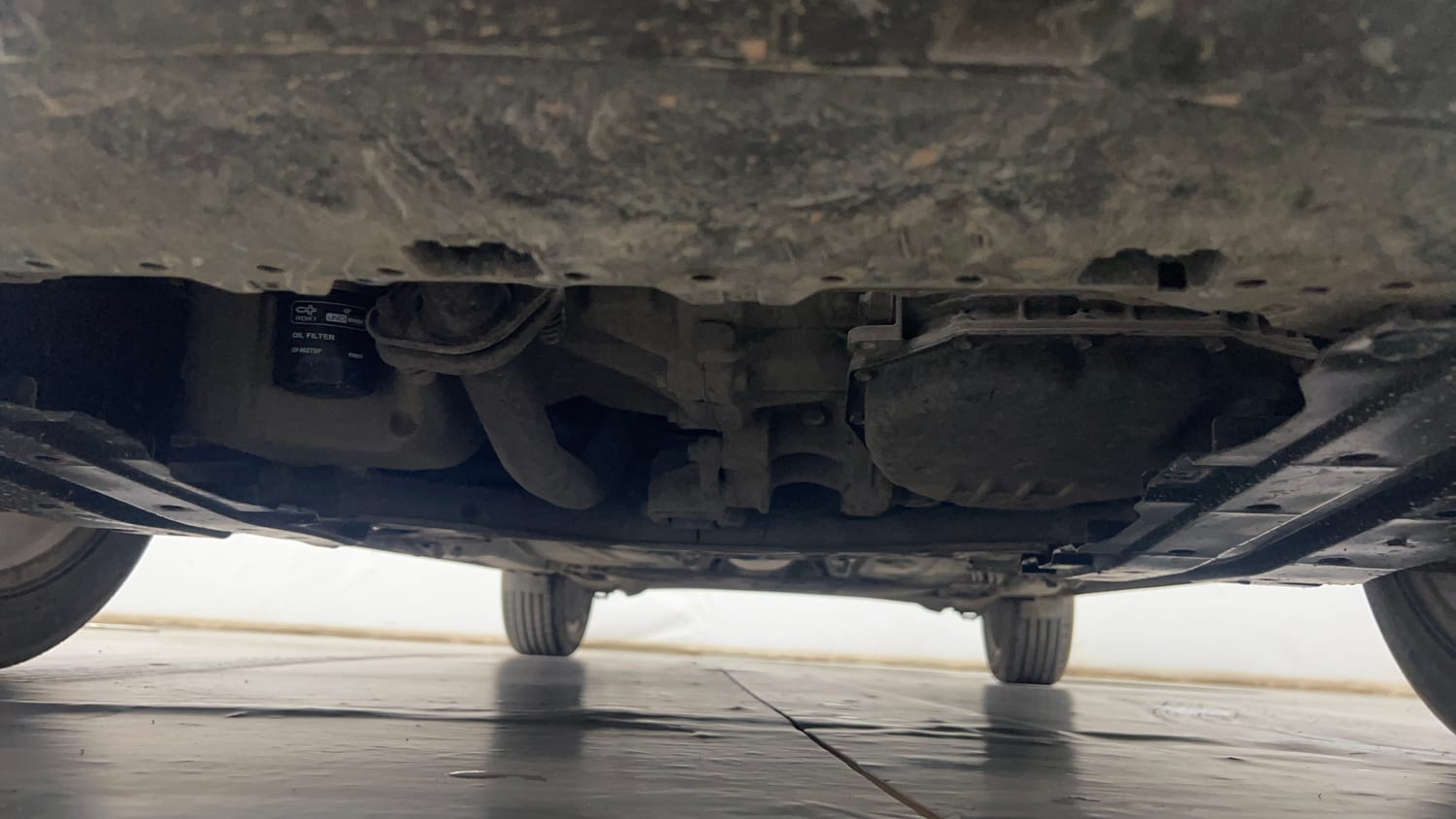 Used 2020 Toyota Glanza G CVT Petrol Automatic extra FRONT LEFT UNDERBODY VIEW