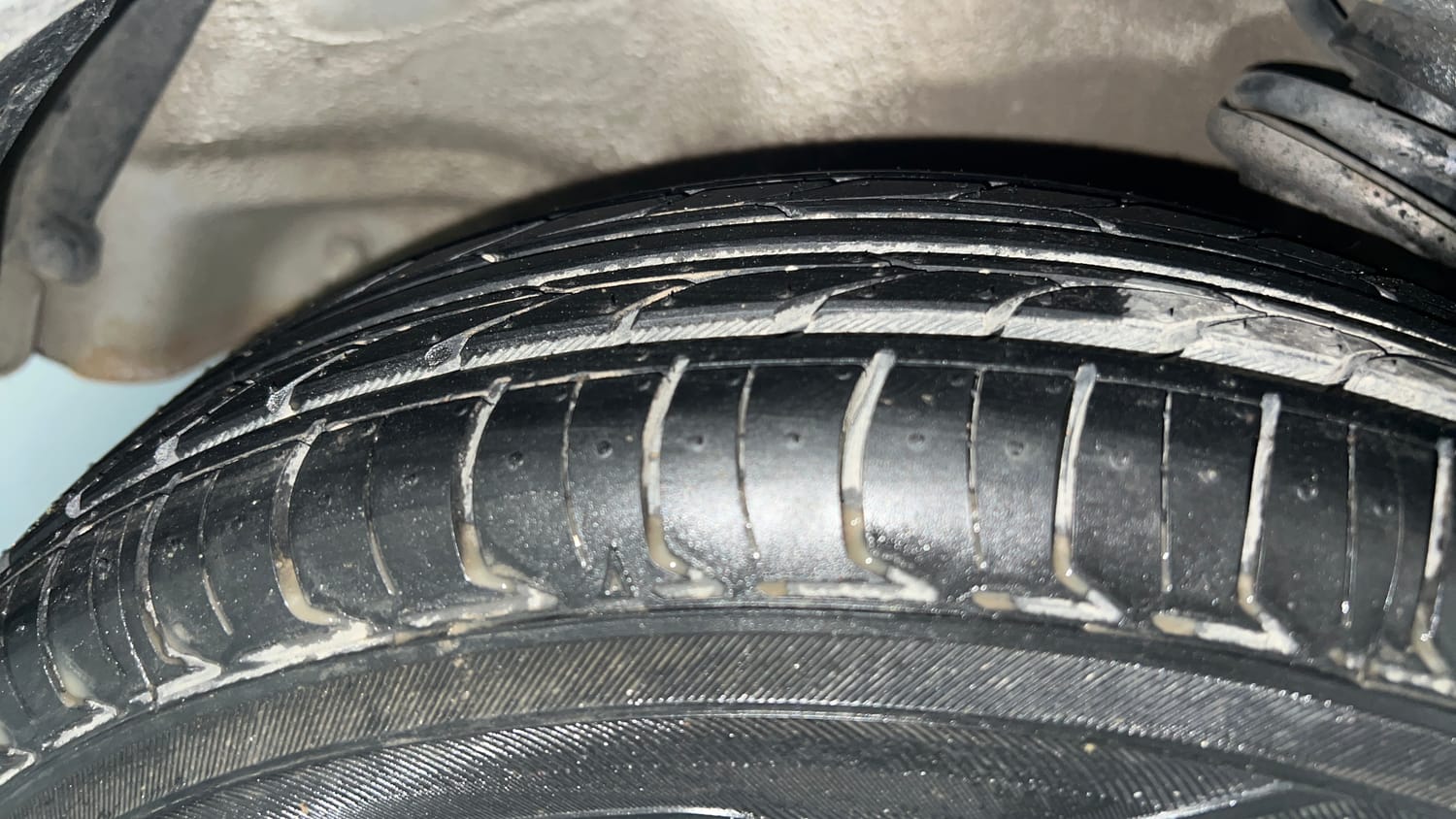 Used 2018 Maruti Suzuki Alto 800 LXi Petrol Manual tyres LEFT FRONT TYRE TREAD VIEW