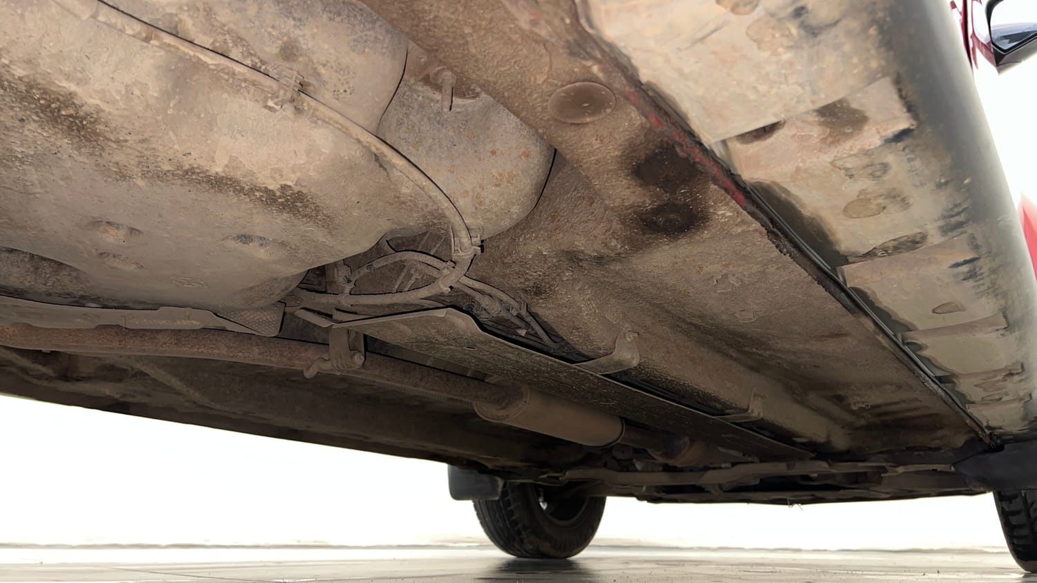Used 2018 Renault Duster RXS CVT Petrol Automatic extra REAR RIGHT UNDERBODY VIEW