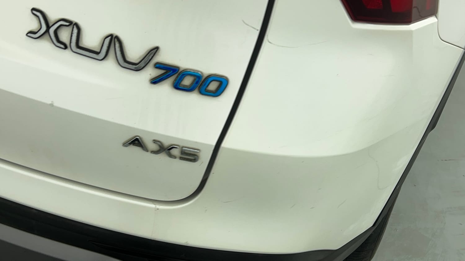 Used 2022 Mahindra XUV700 AX 5 Petrol AT 5 STR Petrol Automatic dents MINOR SCRATCH
