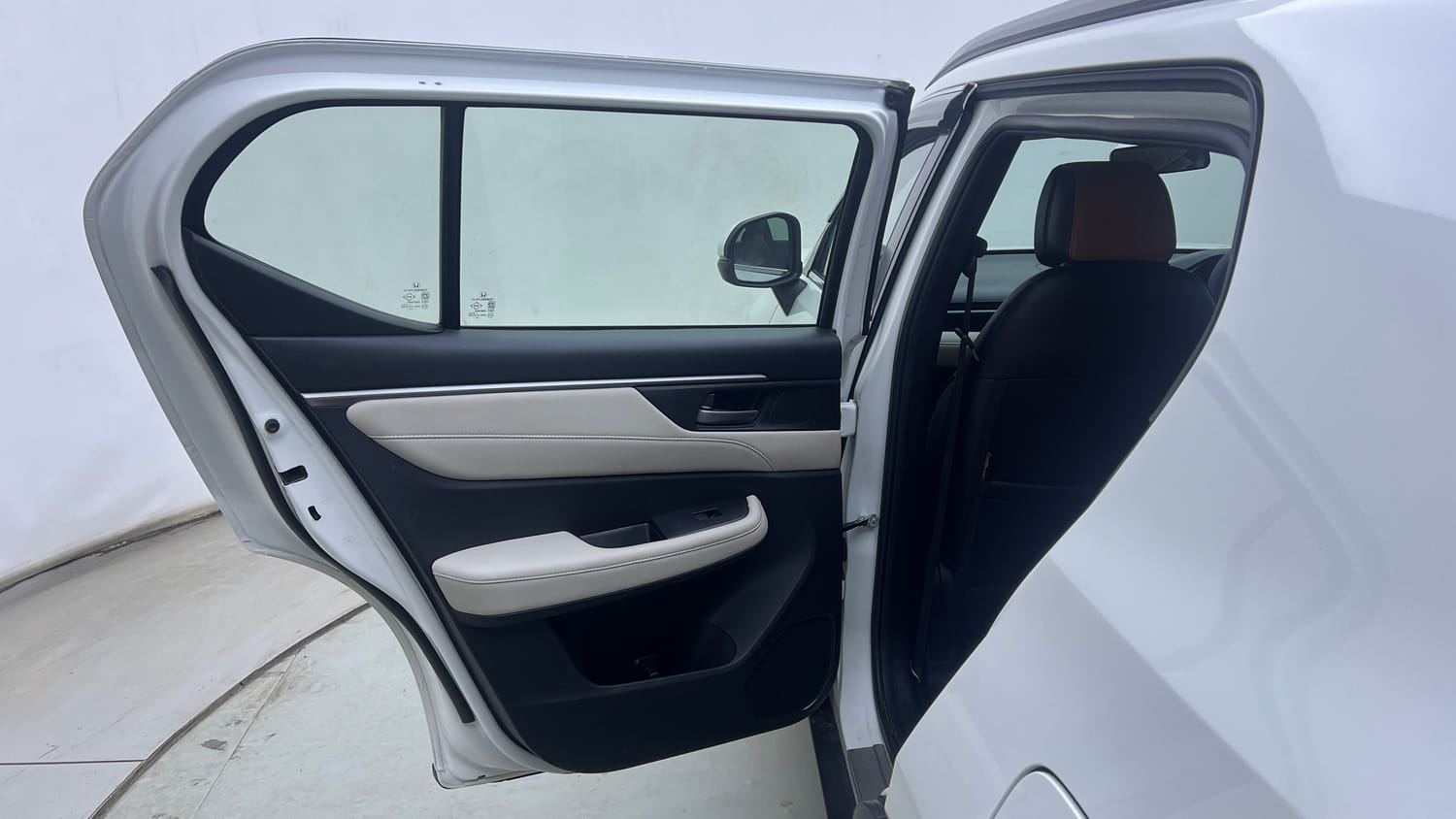 Used 2026 Honda Elevate V CVT Petrol Automatic interior LEFT REAR DOOR OPEN VIEW