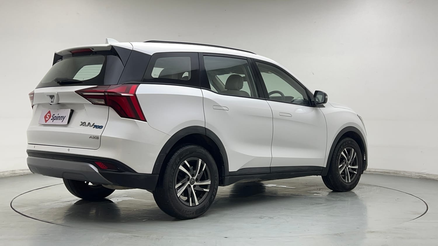 Used 2022 Mahindra XUV700 AX 5 Petrol AT 5 STR Petrol Automatic exterior RIGHT REAR CORNER VIEW