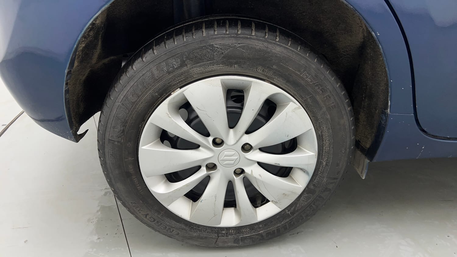 Used 2017 Maruti Suzuki Baleno Delta 1.2 Petrol Manual tyres RIGHT REAR TYRE RIM VIEW