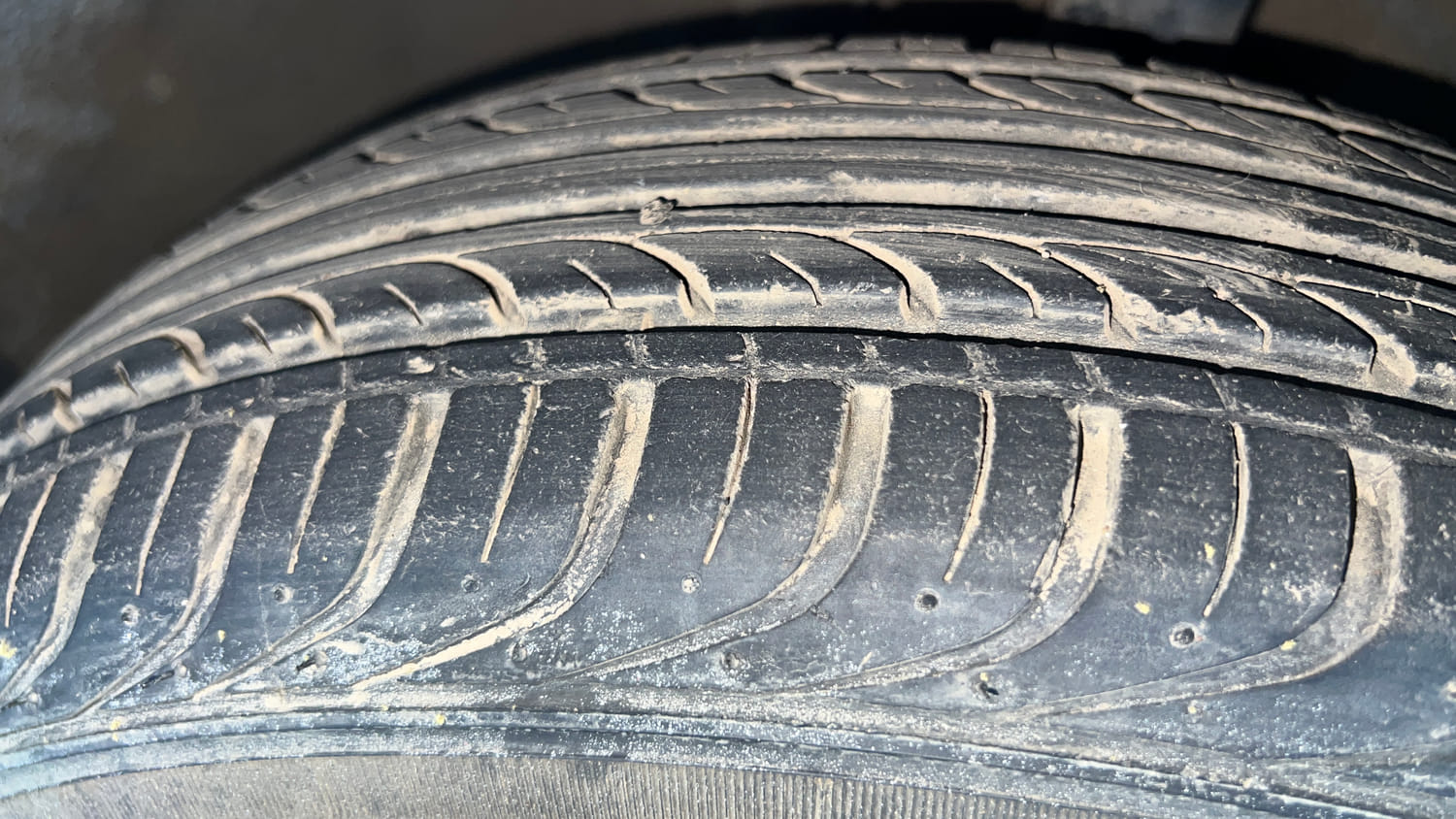 Used 2012 Hyundai i20 Magna 1.2 Petrol Manual tyres RIGHT FRONT TYRE TREAD VIEW