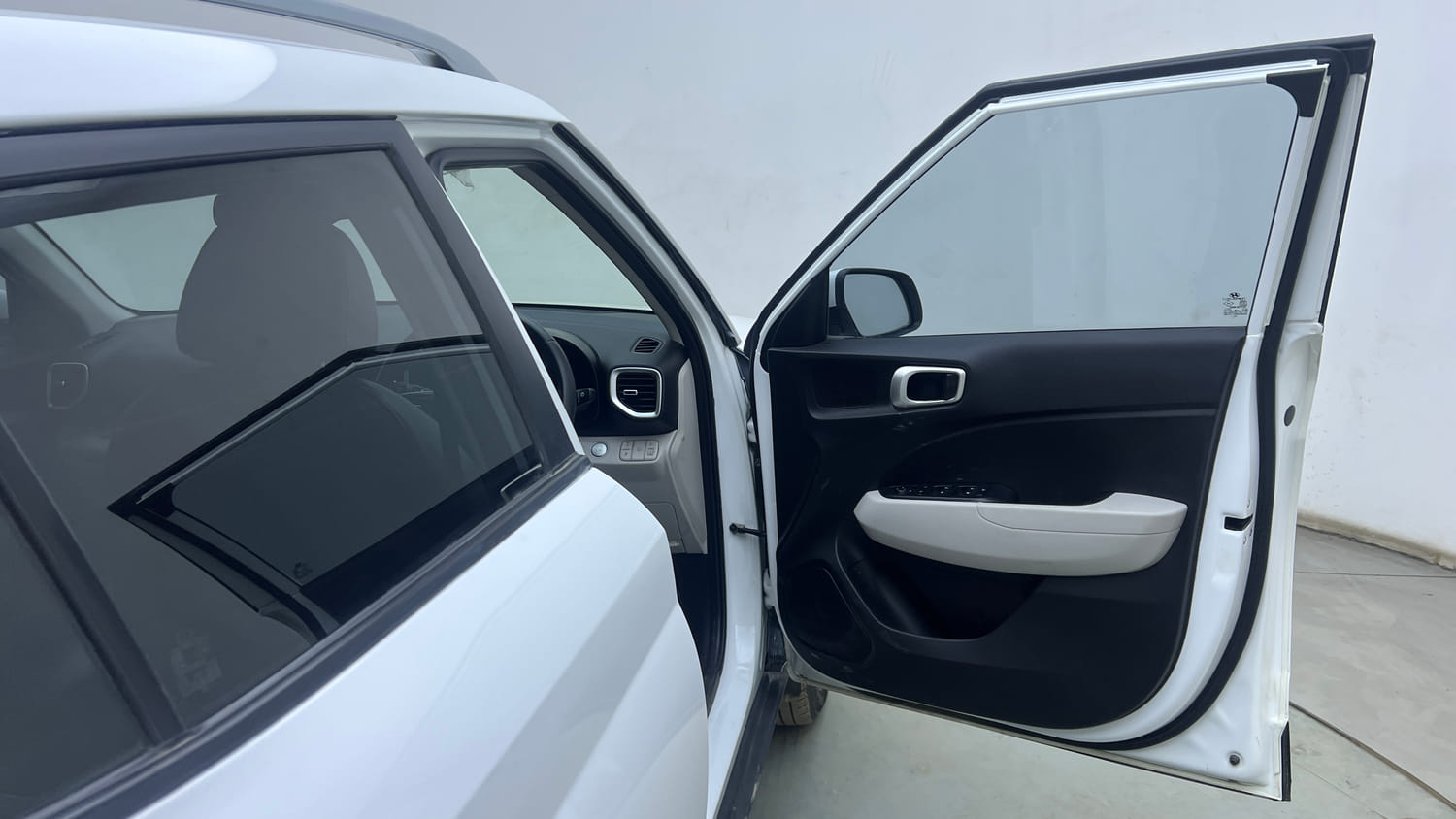 Used 2023 Hyundai Venue SX 1.2 Petrol Petrol Manual interior RIGHT FRONT DOOR OPEN VIEW