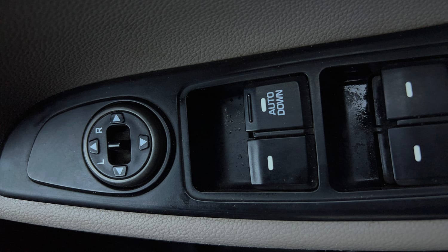 Used 2019 Hyundai Elite i20 Magna 1.4 AT Petrol Automatic top_features Adjustable ORVM