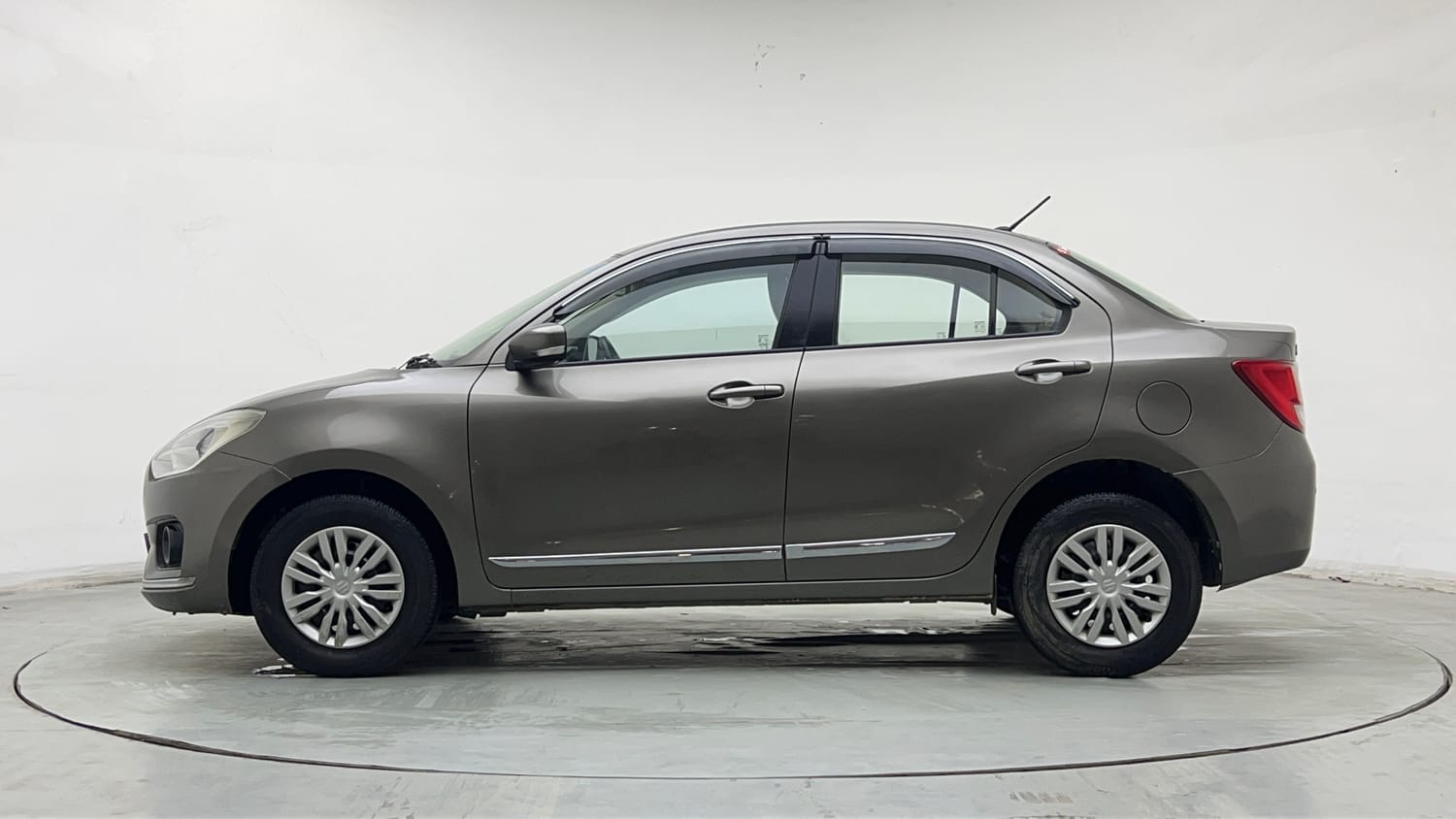 Used 2018 Maruti Suzuki Dzire VXi AMT Petrol Automatic exterior LEFT SIDE VIEW
