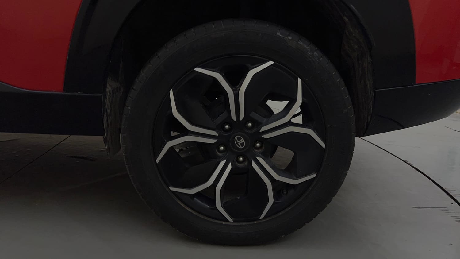 Used 2024 Tata Curvv Creative Plus S 1.2 Revotron Petrol 7DCA Petrol Automatic tyres LEFT REAR TYRE RIM VIEW