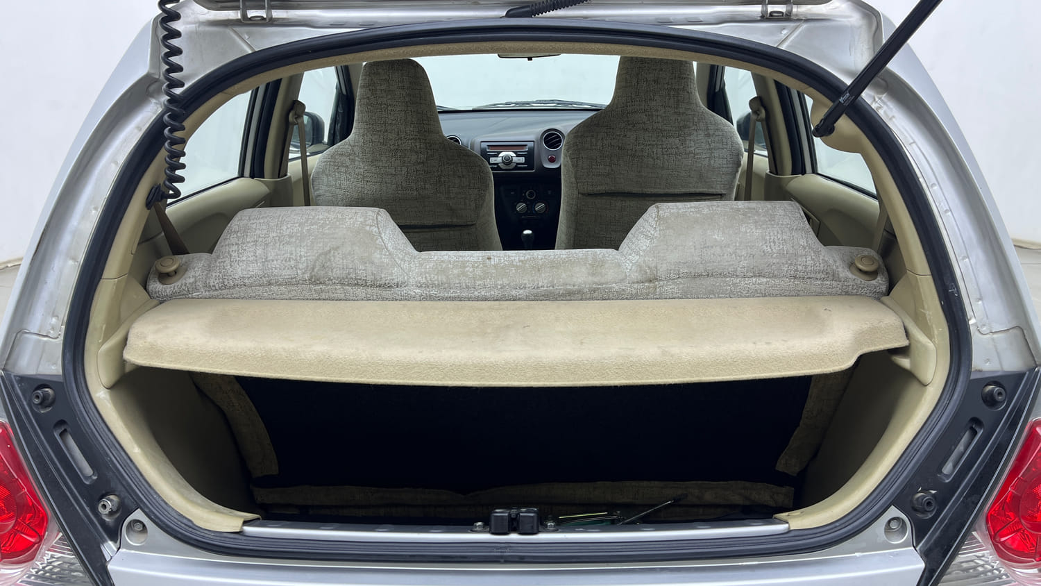Used 2014 Honda Brio S MT Petrol Manual interior DICKY INSIDE VIEW