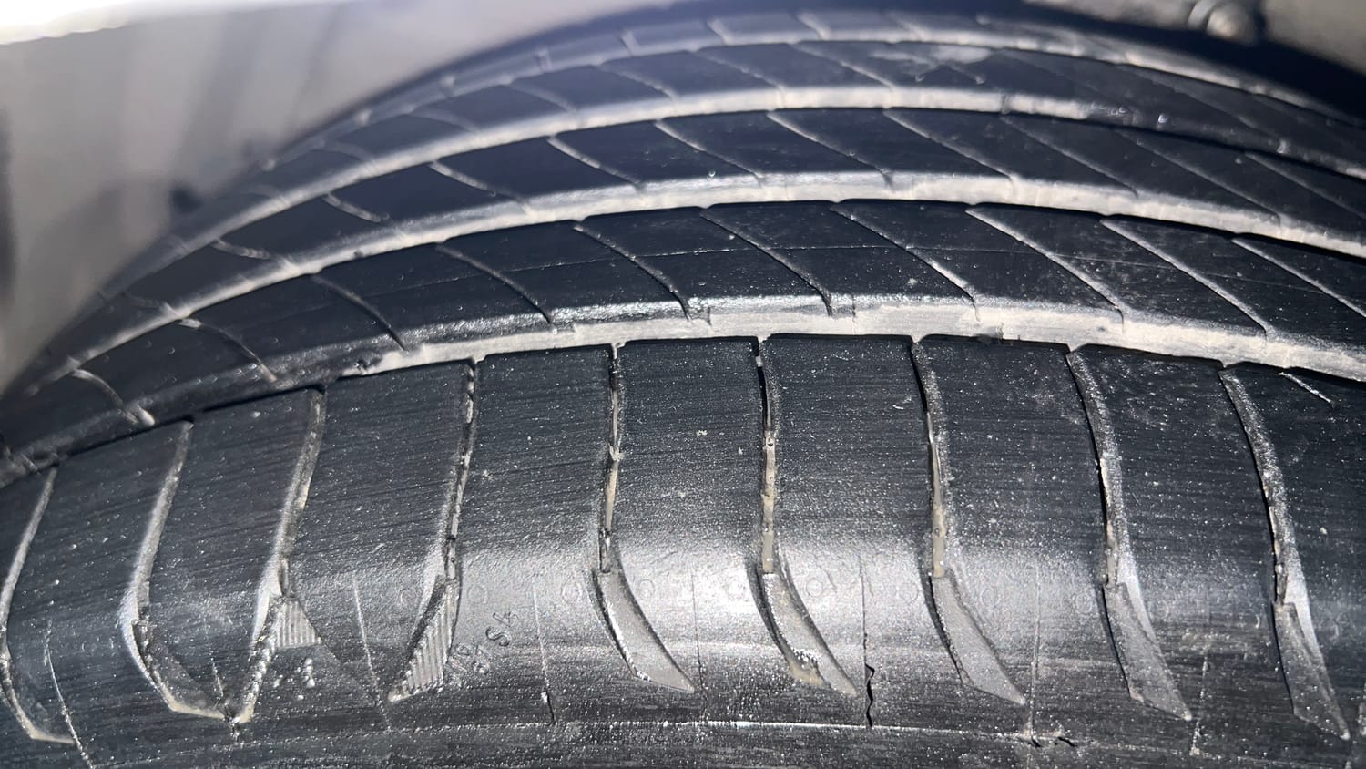 Used 2020 Maruti Suzuki Ciaz Alpha Hybrid 1.5 Petrol Manual tyres LEFT FRONT TYRE TREAD VIEW