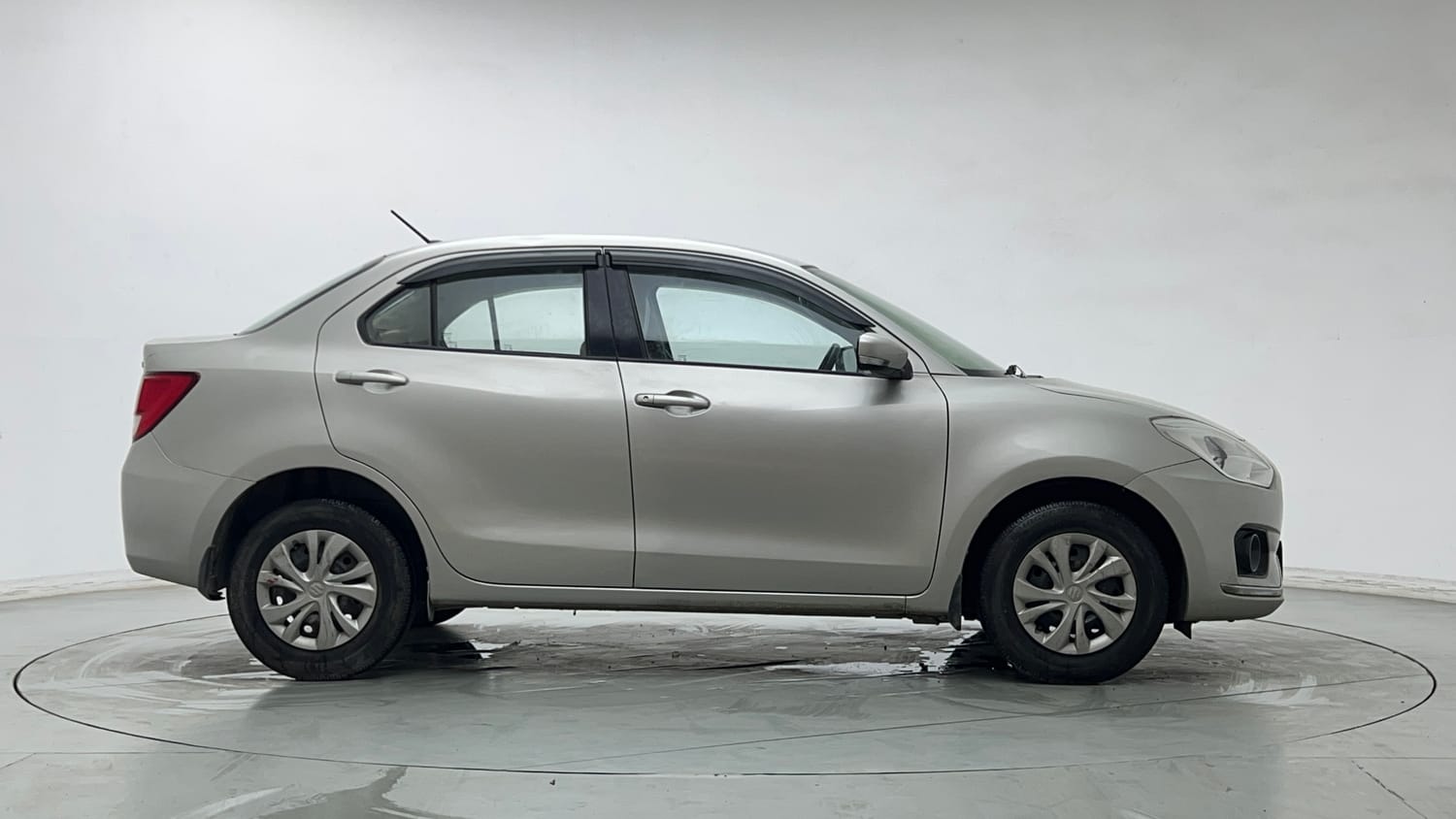 Used 2017 Maruti Suzuki Dzire VXi AMT Petrol Automatic exterior RIGHT SIDE VIEW