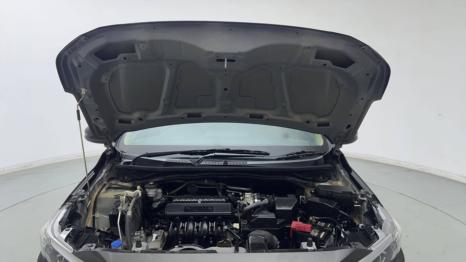 Used 2025 honda Amaze 2nd Generation VX 1.2 Petrol MT Petrol Manual engine ENGINE & BONNET OPEN FRONT VIEW
