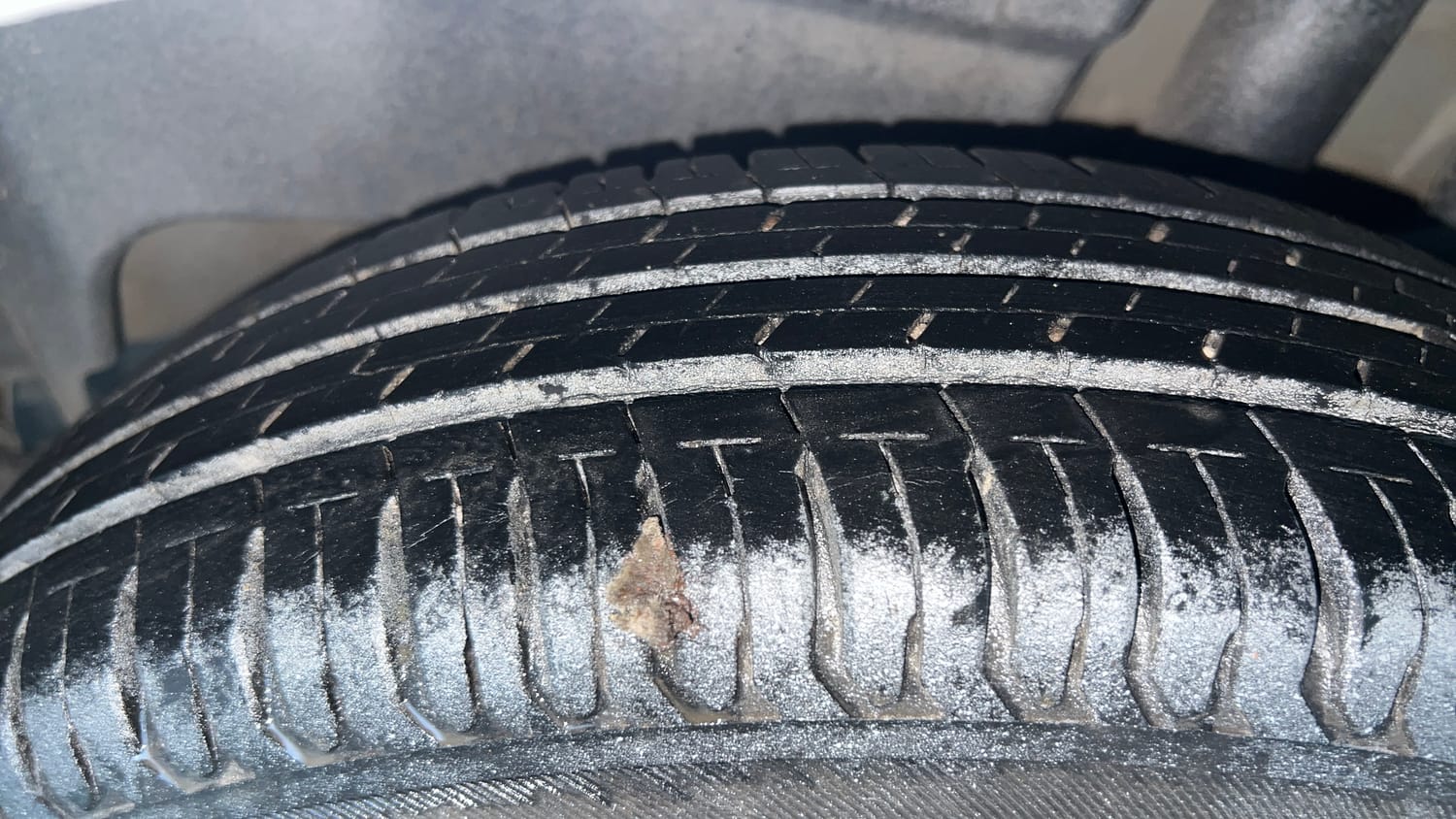 Used 2017 Maruti Suzuki Dzire VXi AMT Petrol Automatic tyres LEFT REAR TYRE TREAD VIEW