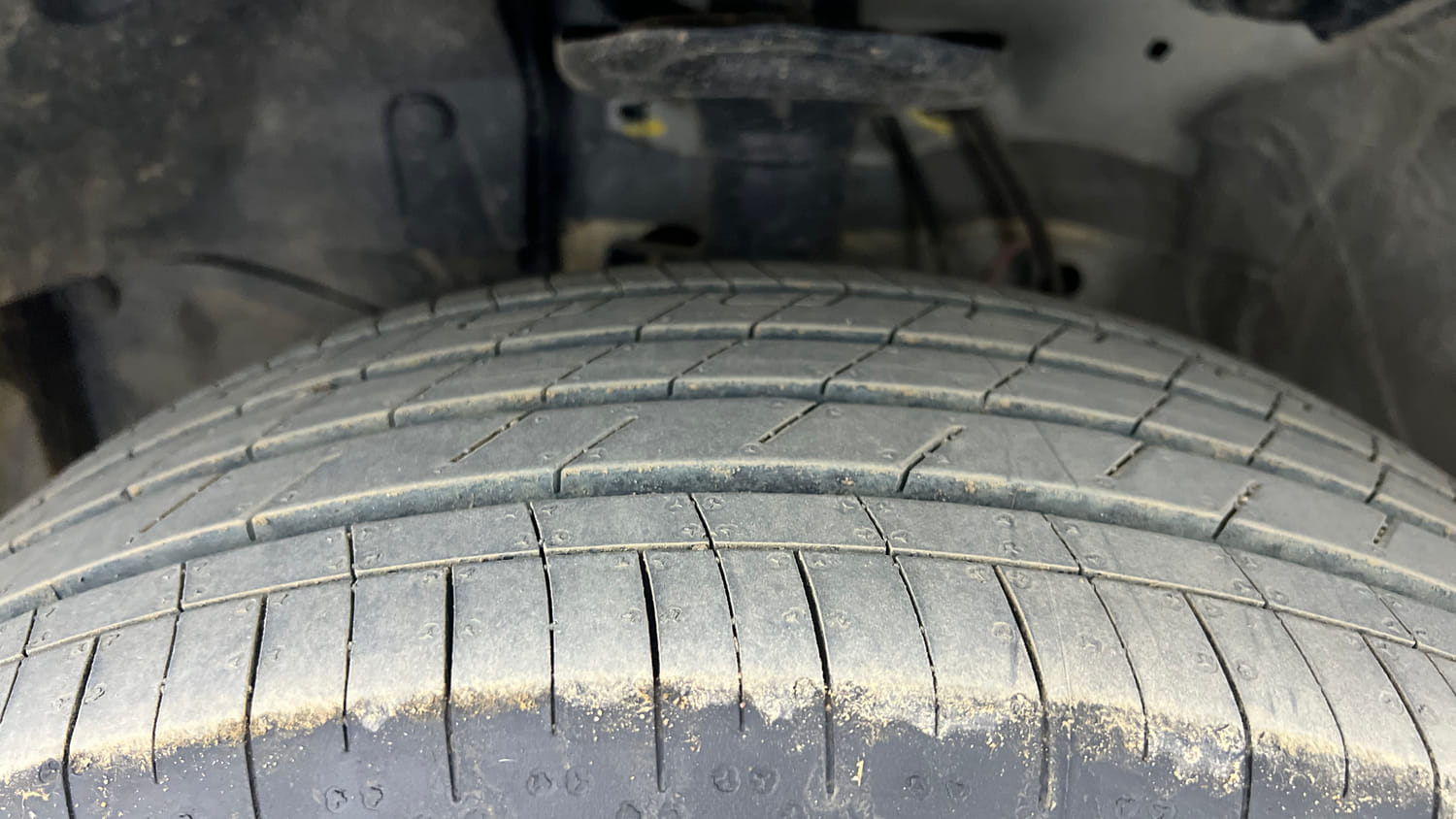 Used 2026 Honda Elevate V CVT Petrol Automatic tyres LEFT FRONT TYRE TREAD VIEW