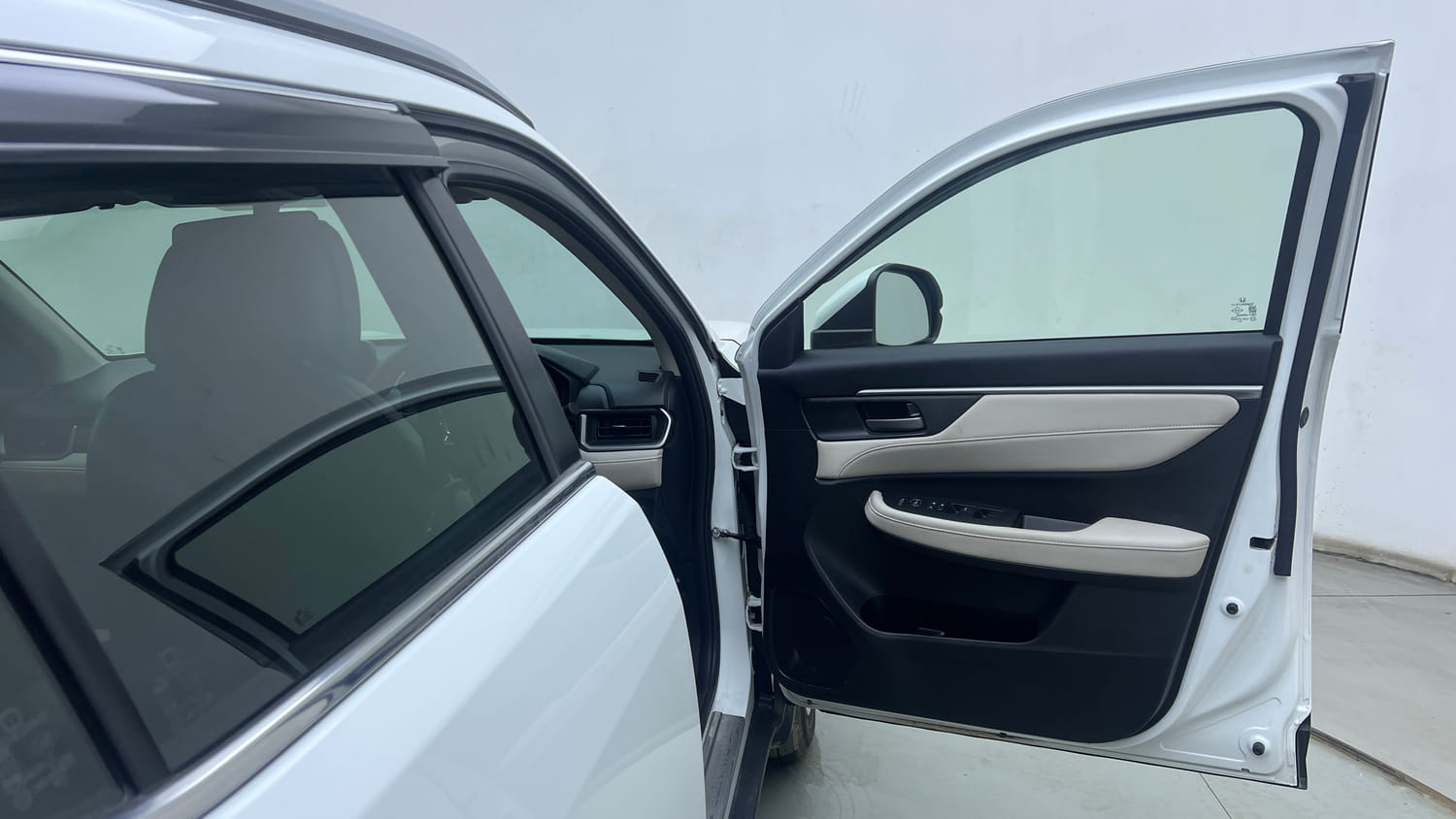 Used 2026 Honda Elevate V CVT Petrol Automatic interior RIGHT FRONT DOOR OPEN VIEW