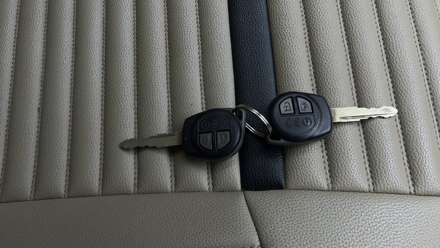 Used 2017 Maruti Suzuki Dzire VXi AMT Petrol Automatic extra CAR KEY VIEW