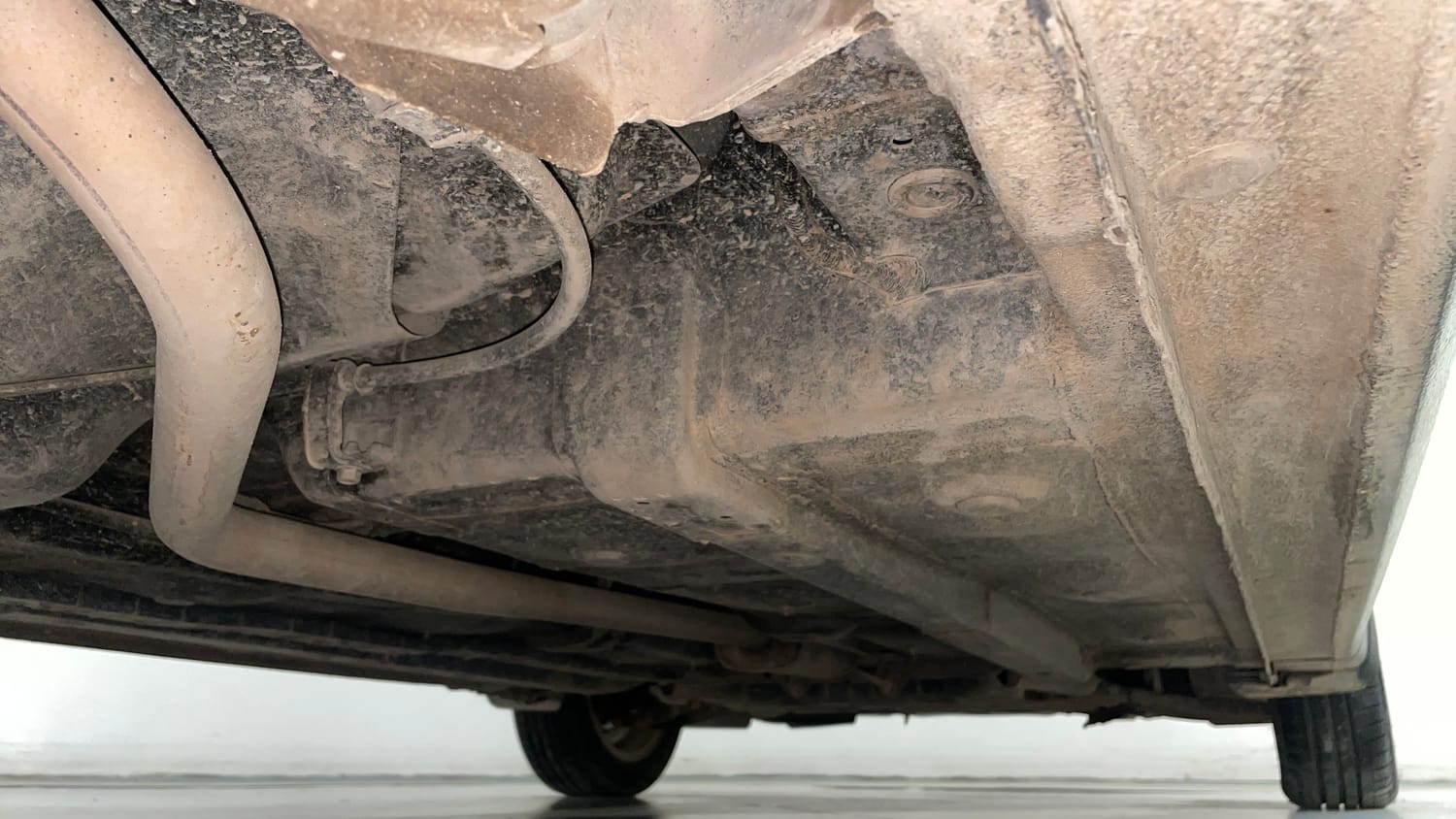 Used 2016 Hyundai Grand i10 Asta AT 1.2 Kappa VTVT (O) Petrol Automatic extra REAR RIGHT UNDERBODY VIEW