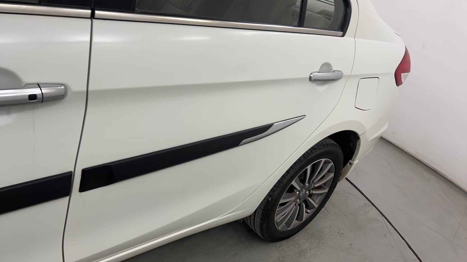 Used 2025 Maruti Suzuki Ciaz Alpha 1.5 AT Petrol Automatic dents MINOR SCRATCH