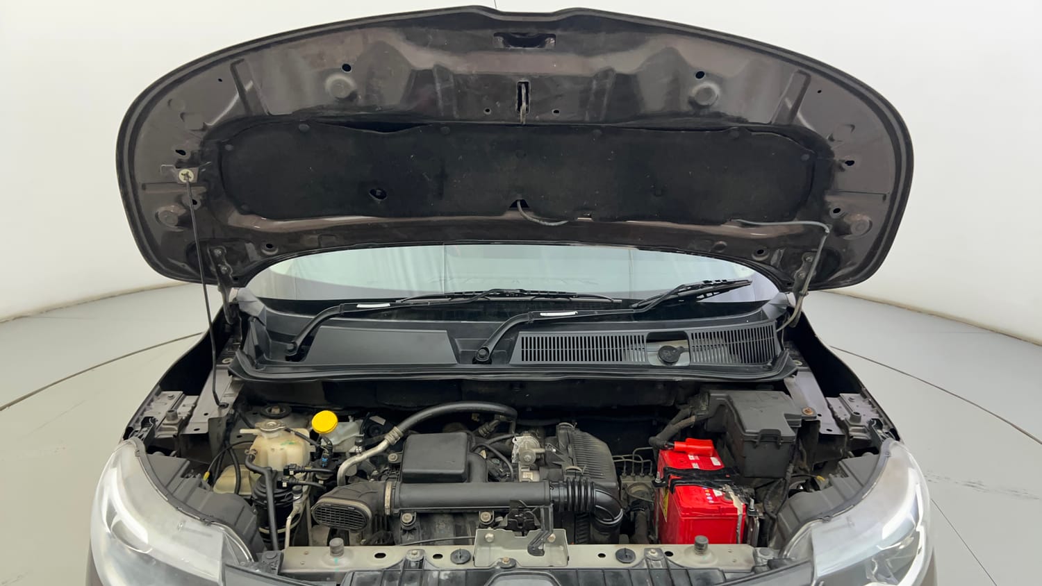 Used 2022 Renault Triber Limited Edition Petrol Manual engine ENGINE & BONNET OPEN FRONT VIEW