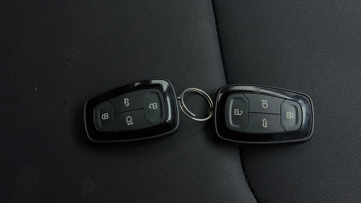 Used 2024 tata Nexon Fearless S 1.2 Revotron Petrol 7DCA Dual Tone Petrol Automatic extra CAR KEY VIEW