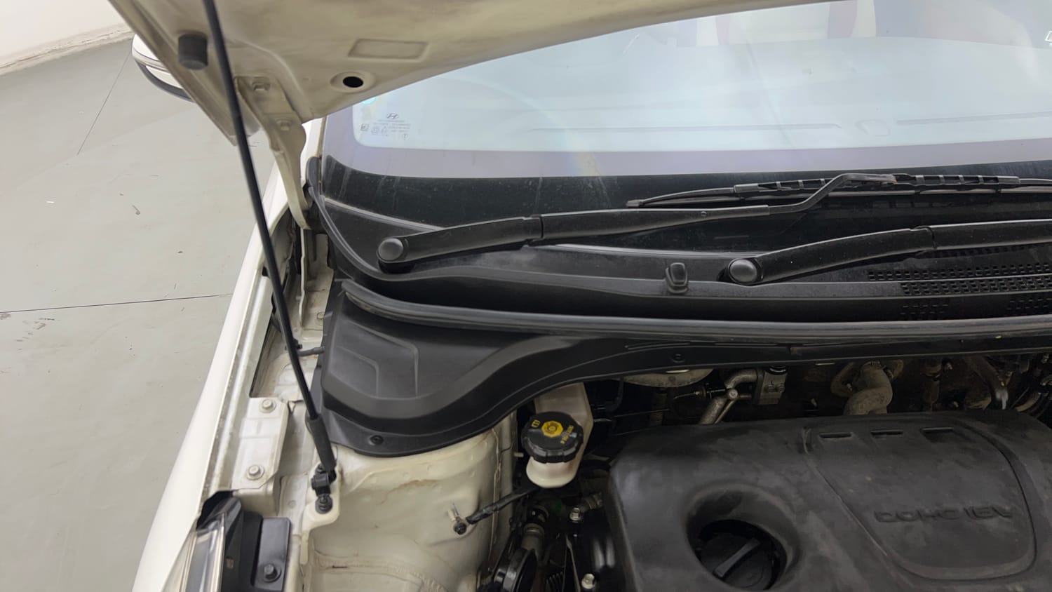 Used 2019 Hyundai Verna SX 1.6 VTVT Petrol Manual engine ENGINE RIGHT SIDE HINGE & APRON VIEW
