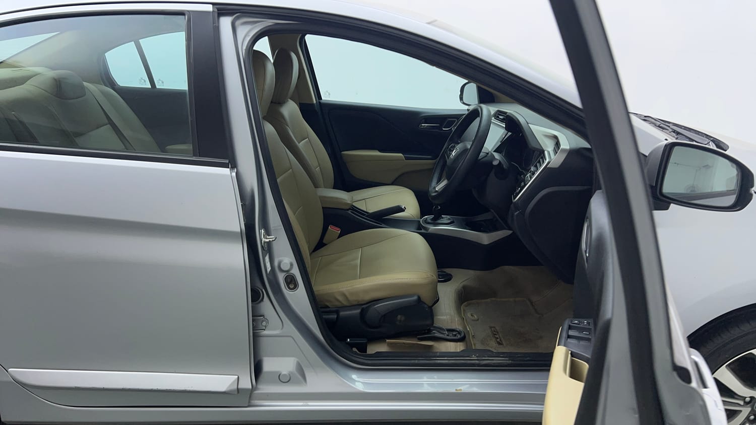 Used 2019 Honda City V Petrol Petrol Manual interior RIGHT SIDE FRONT DOOR CABIN VIEW