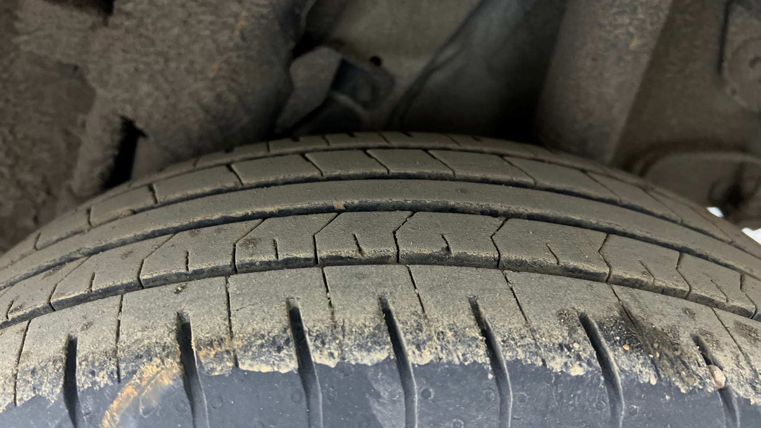 Used 2023 Hyundai Venue SX 1.2 Petrol Petrol Manual tyres LEFT REAR TYRE TREAD VIEW