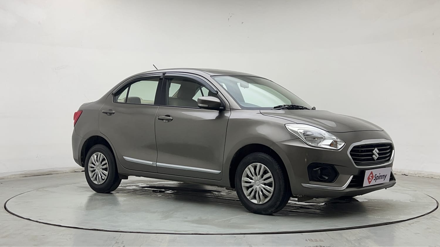 Used 2018 Maruti Suzuki Dzire VXi AMT Petrol Automatic exterior RIGHT FRONT CORNER VIEW