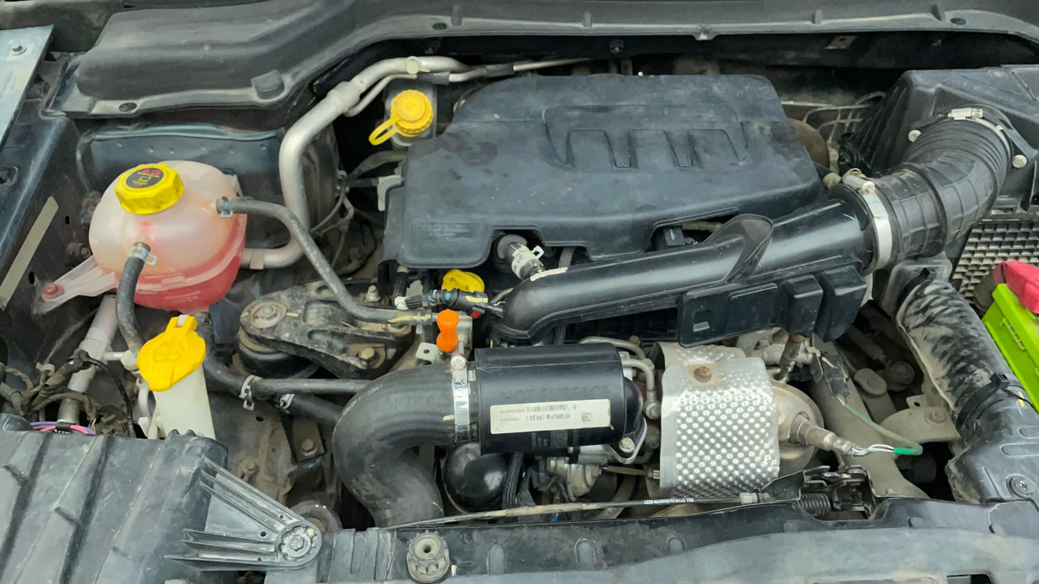 Used 2021 Mahindra XUV 300 W6 1.2 Petrol Petrol Manual engine ENGINE RIGHT SIDE VIEW