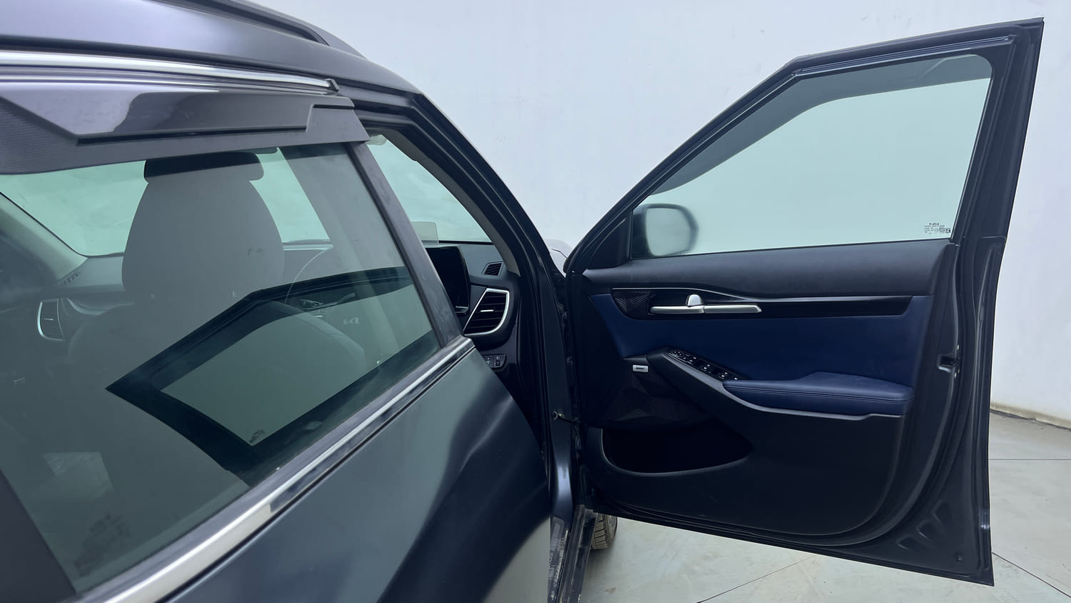 Used 2022 Kia Seltos X Line 1.4 DCT Petrol Automatic interior RIGHT FRONT DOOR OPEN VIEW