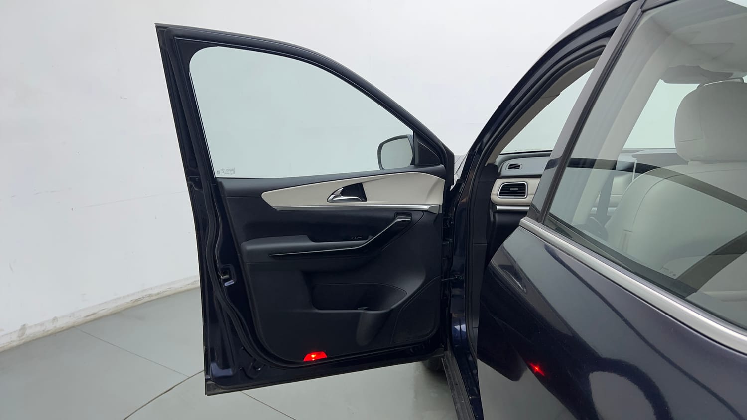Used 2022 Mahindra XUV700 AX 7 Petrol MT 7 STR Petrol Manual interior LEFT FRONT DOOR OPEN VIEW