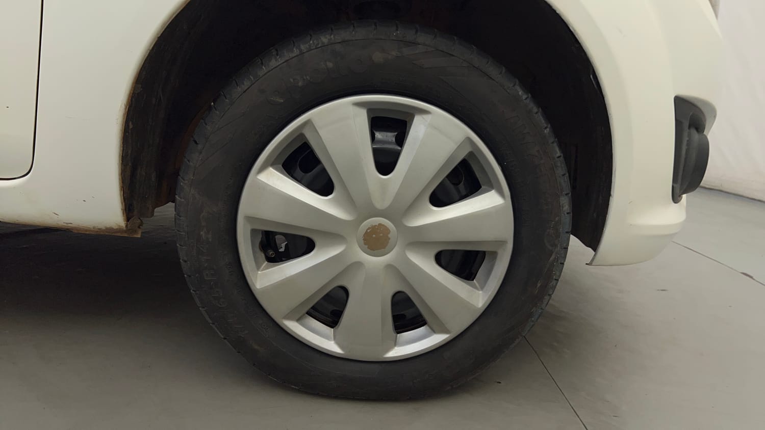 Used 2013 Ford Figo Duratorq Diesel EXI 1.4 Diesel Manual tyres RIGHT FRONT TYRE RIM VIEW