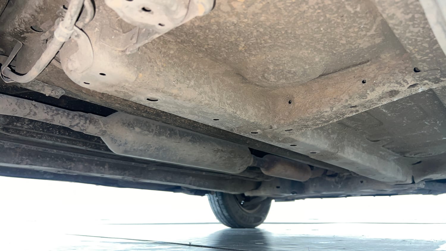 Used 2017 Maruti Suzuki Swift VXi Petrol Manual extra REAR RIGHT UNDERBODY VIEW