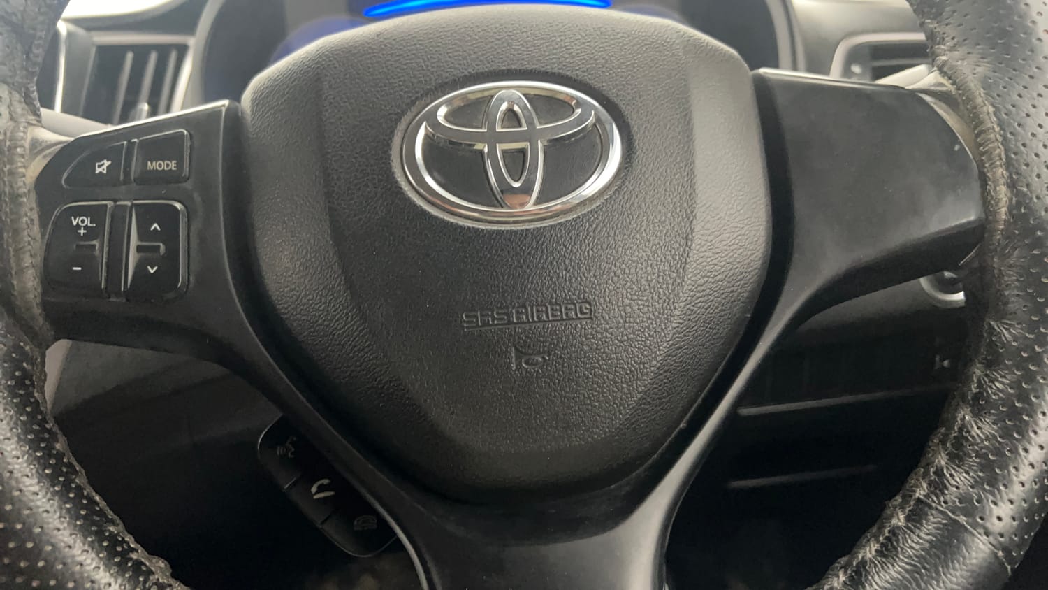 Used 2020 Toyota Glanza G CVT Petrol Automatic top_features Airbags