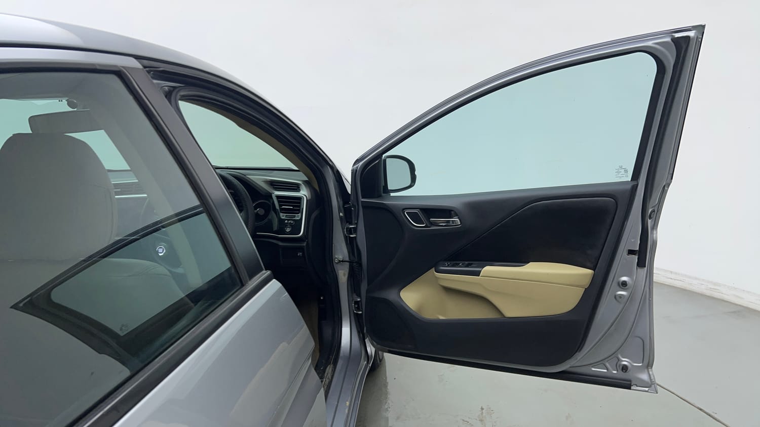 Used 2019 Honda City V Petrol Petrol Manual interior RIGHT FRONT DOOR OPEN VIEW