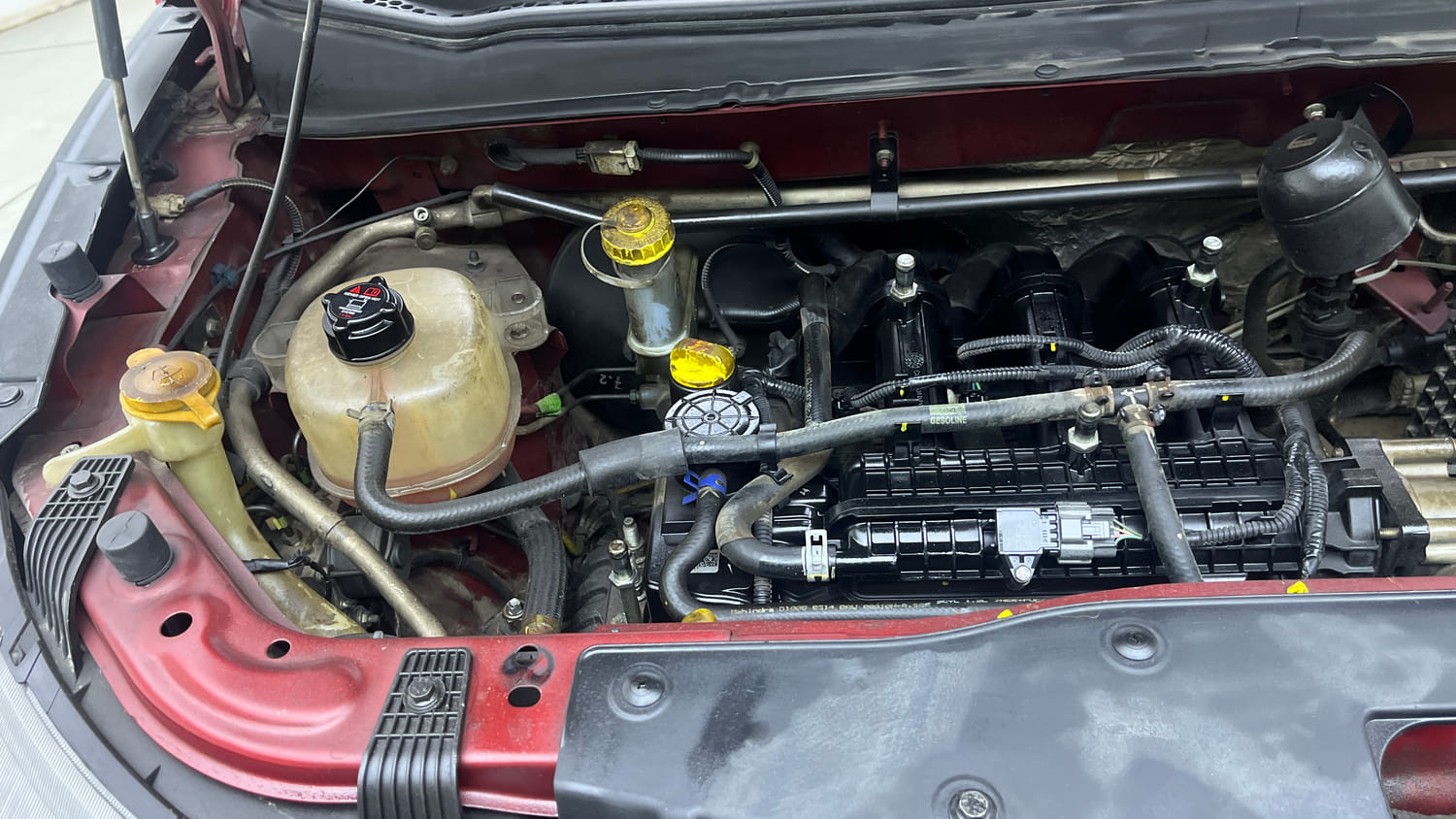 Used 2018 Mahindra KUV100 NXT K2 6 STR Petrol Manual engine ENGINE RIGHT SIDE VIEW