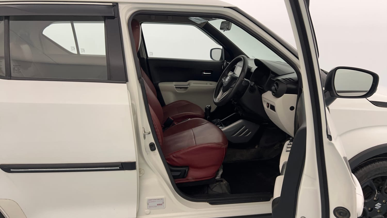 Used 2021 Maruti Suzuki Ignis Alpha 1.2 MT Petrol Manual interior RIGHT SIDE FRONT DOOR CABIN VIEW