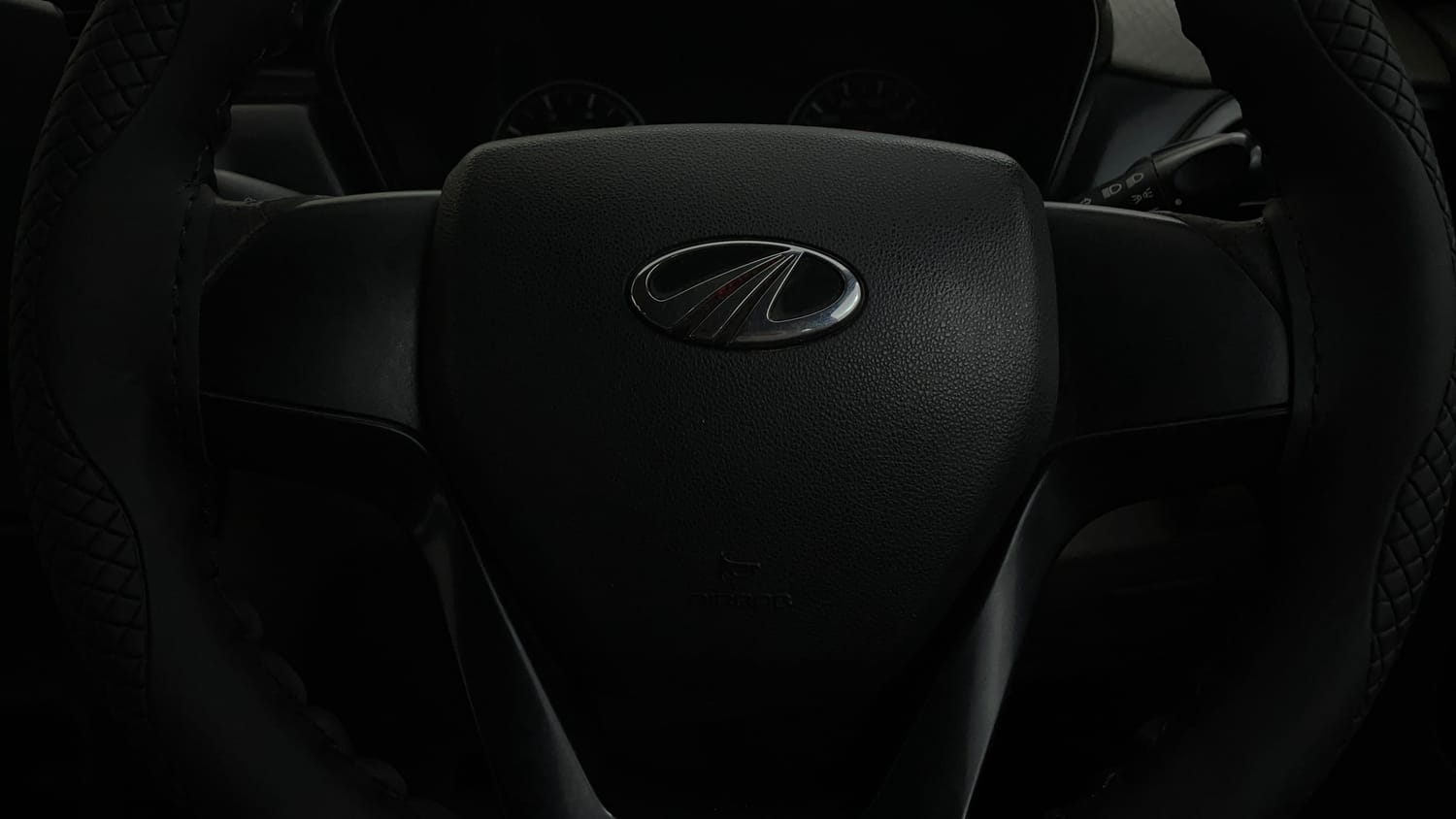 Used 2016 Mahindra KUV100 K2 Plus 6 STR Petrol Manual top_features Airbags