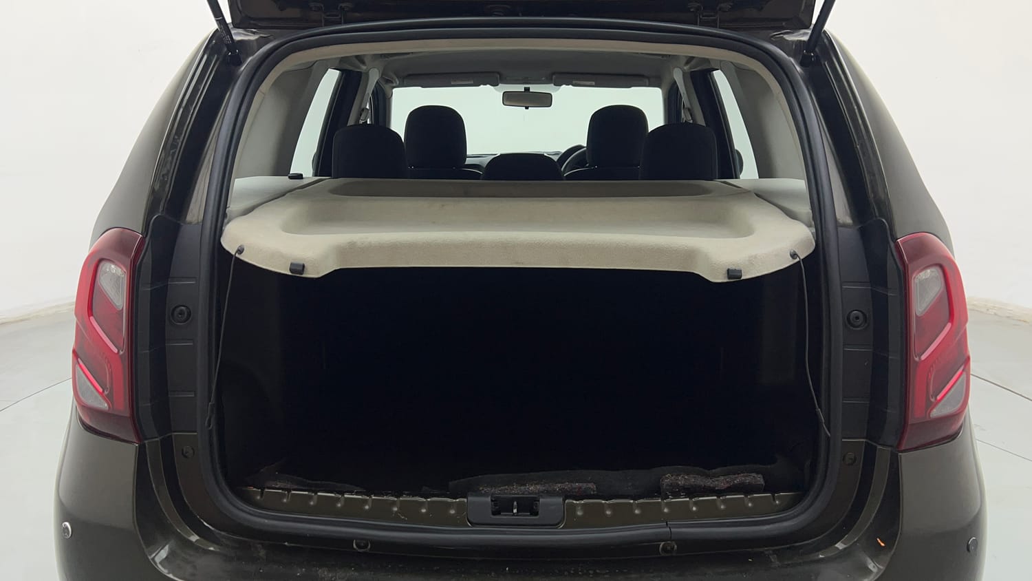 Used 2018 Renault Duster RXS CVT Petrol Automatic interior DICKY INSIDE VIEW