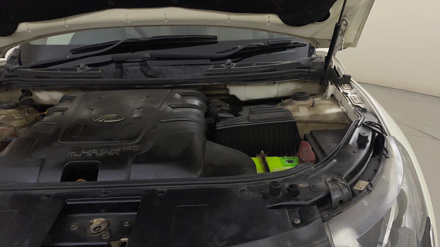 Used 2018 Mahindra XUV500 W10 Diesel Manual engine ENGINE LEFT SIDE HINGE & APRON VIEW