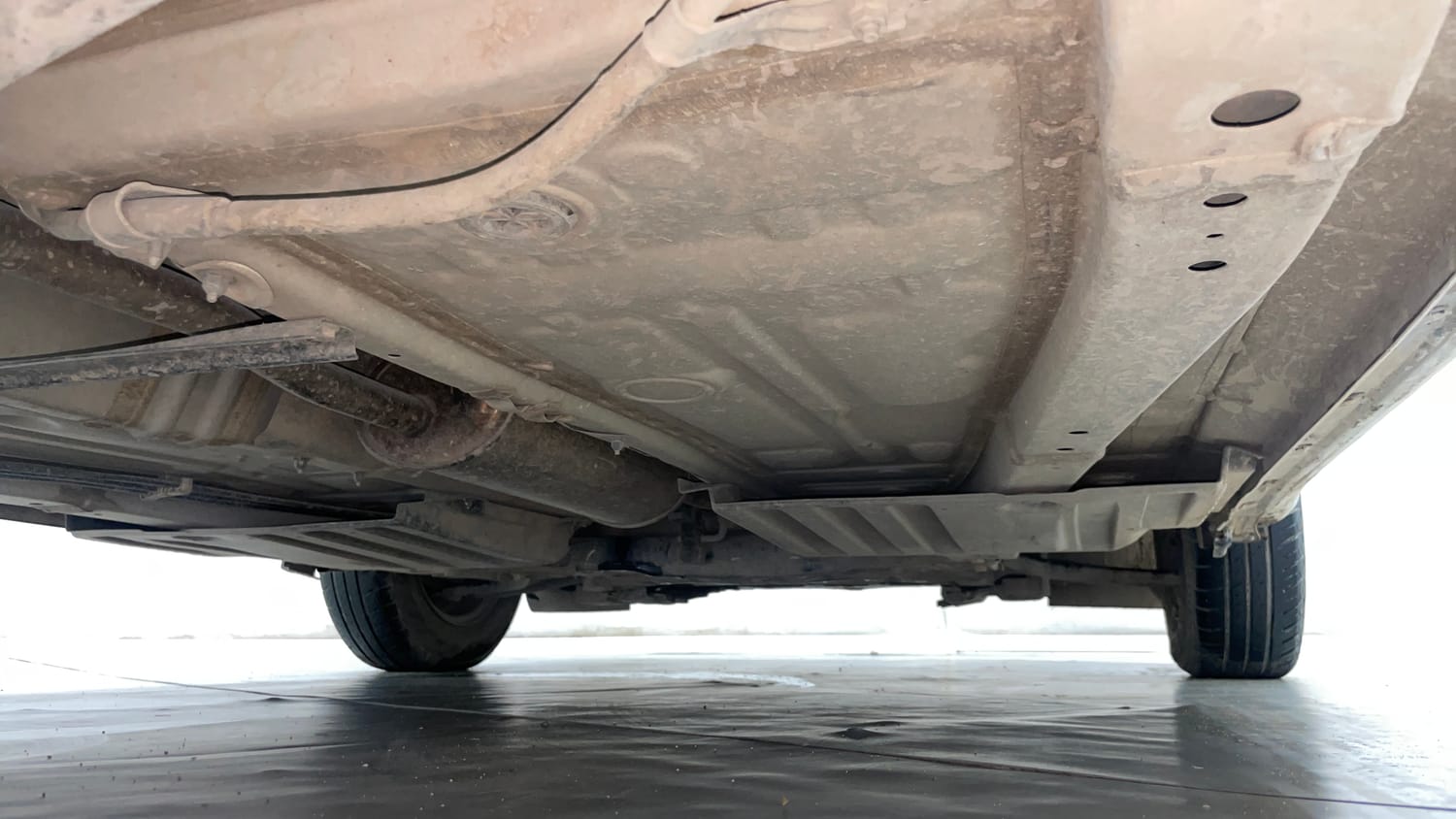 Used 2023 Maruti Suzuki Swift VXi Petrol Manual extra REAR RIGHT UNDERBODY VIEW