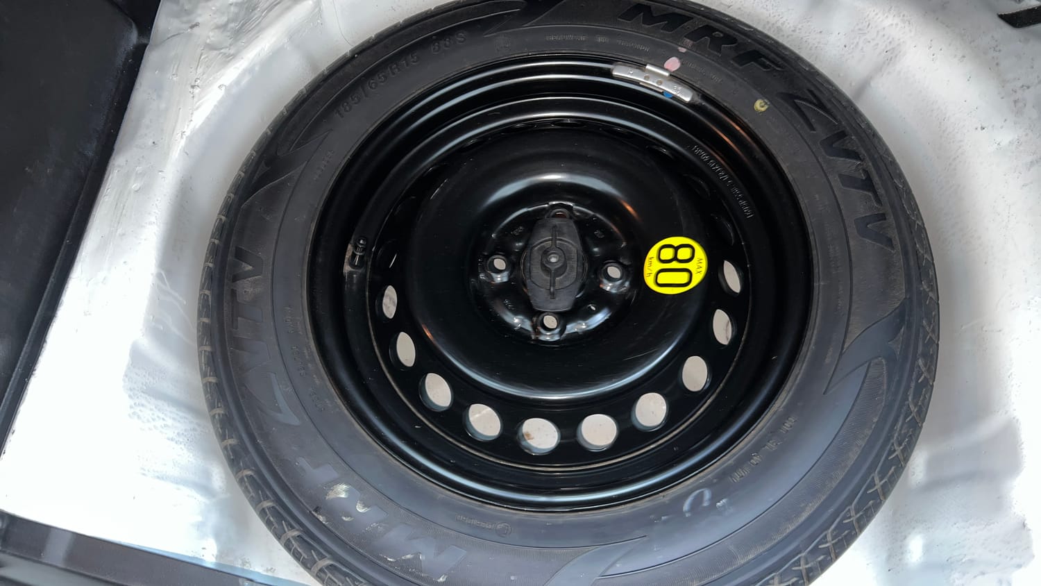 Used 2016 Maruti Suzuki Baleno Zeta 1.2 AT Petrol Automatic tyres SPARE TYRE VIEW