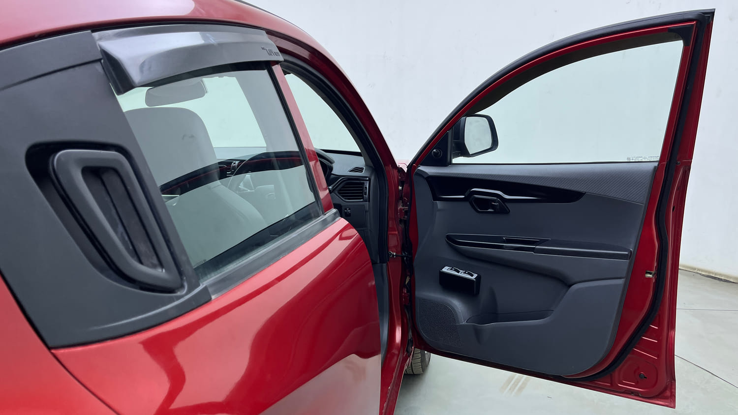 Used 2018 Mahindra KUV100 NXT K2 6 STR Petrol Manual interior RIGHT FRONT DOOR OPEN VIEW