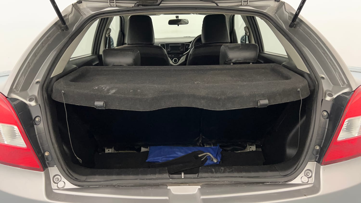 Used 2018 Maruti Suzuki Baleno Delta 1.2 Petrol Manual interior DICKY INSIDE VIEW