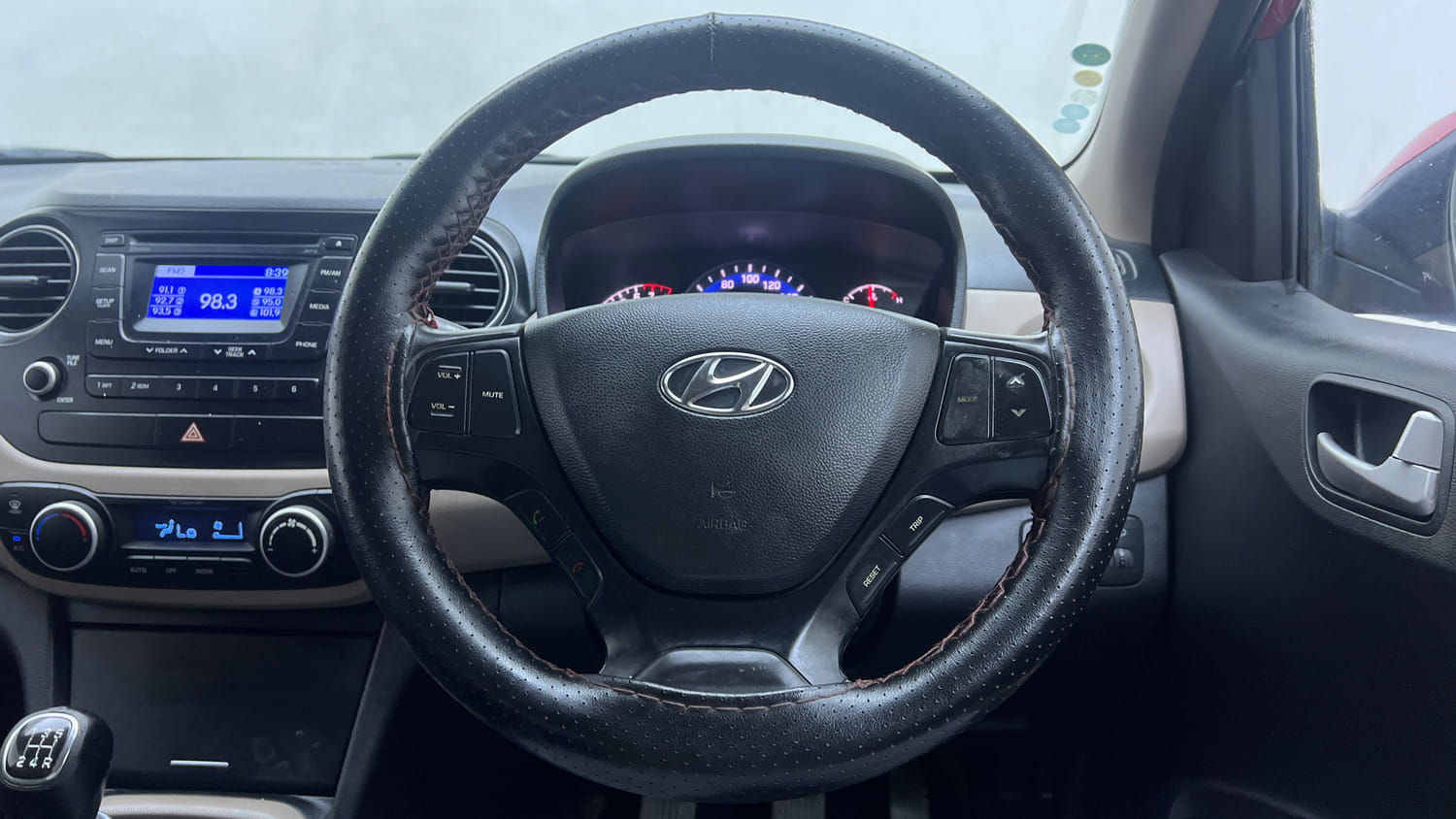 Used 2016 Hyundai Xcent SX 1.2 (O) Petrol Manual interior STEERING VIEW