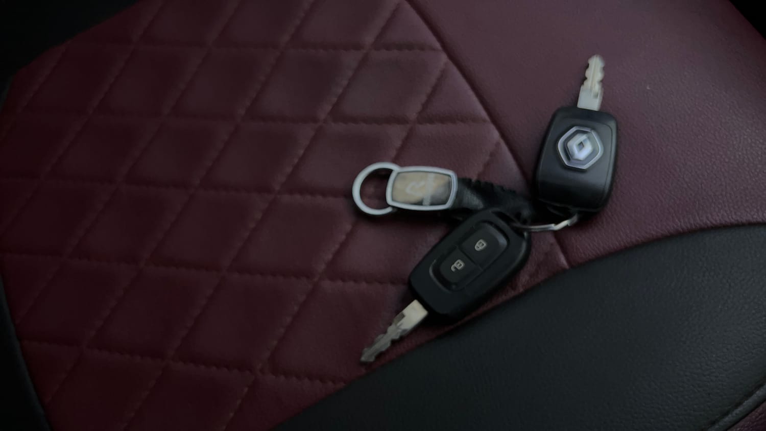 Used 2018 Renault Duster RXS CVT Petrol Automatic extra CAR KEY VIEW