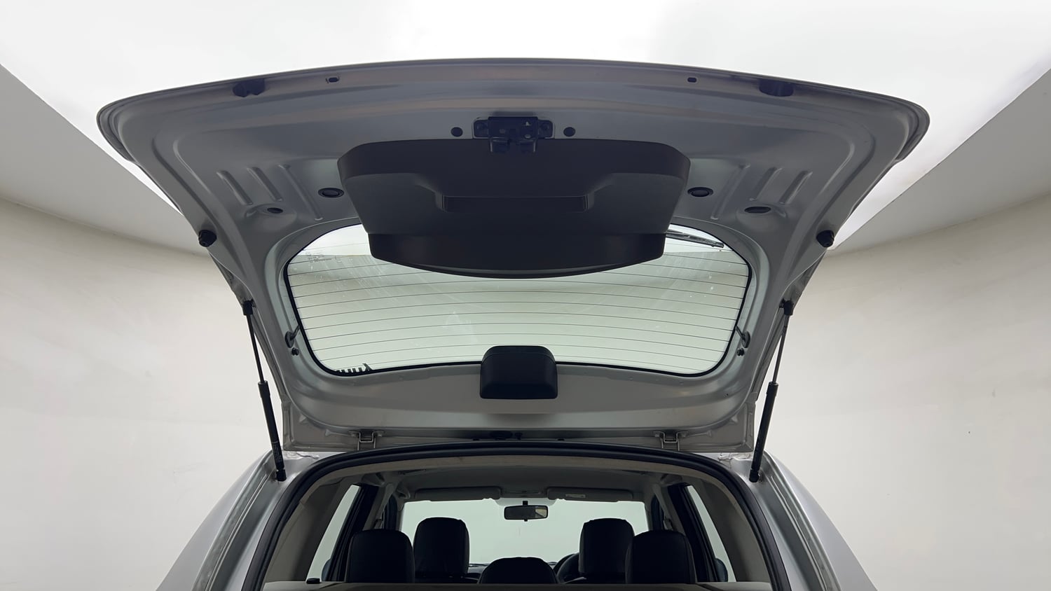 Used 2016 Renault Duster RXL Petrol Petrol Manual interior DICKY DOOR OPEN VIEW