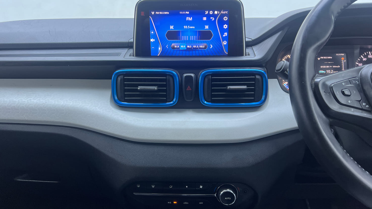 Used 2022 Tata Punch Creative Dual Tone AMT Petrol Automatic interior MUSIC SYSTEM & AC CONTROL VIEW